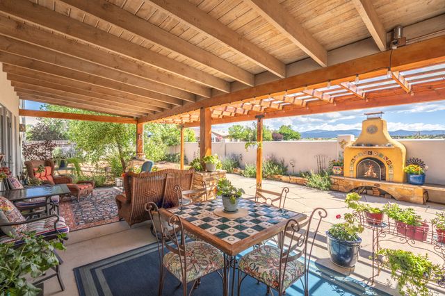 40 Craftsman Road, Santa Fe, NM 87508