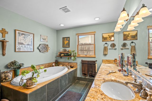 40 Craftsman Road, Santa Fe, NM 87508