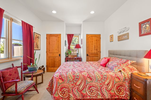 40 Craftsman Road, Santa Fe, NM 87508
