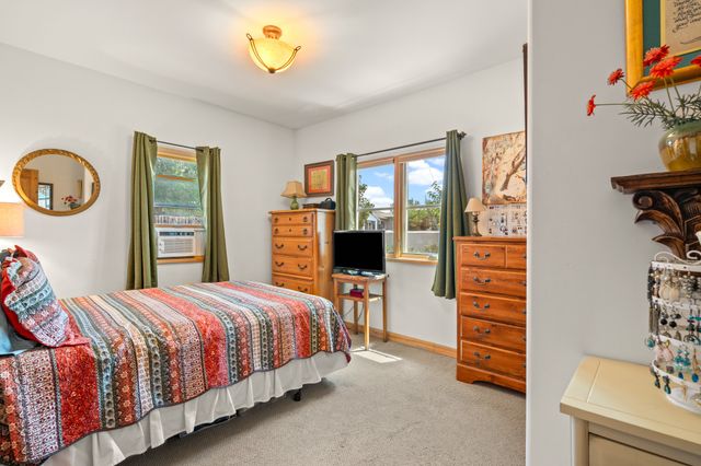40 Craftsman Road, Santa Fe, NM 87508