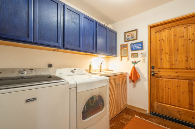 40 Craftsman Road, Santa Fe, NM 87508