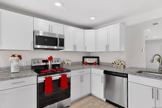 825 Fitch St, San Antonio, TX 78214