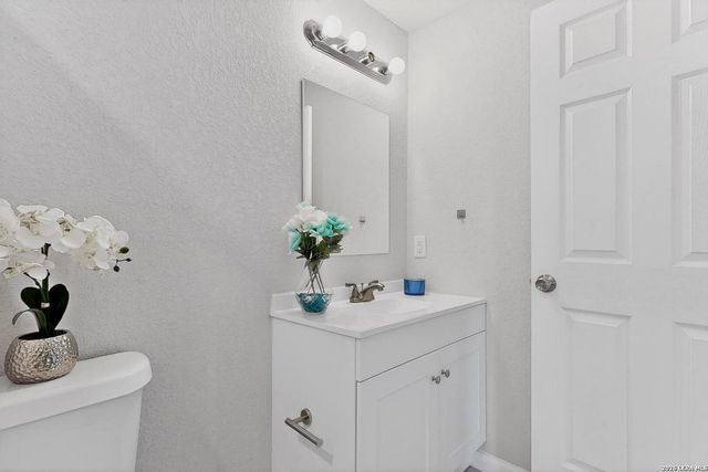 825 Fitch St, San Antonio, TX 78214