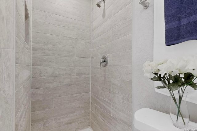 825 Fitch St, San Antonio, TX 78214