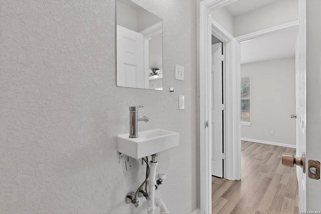 825 Fitch St, San Antonio, TX 78214