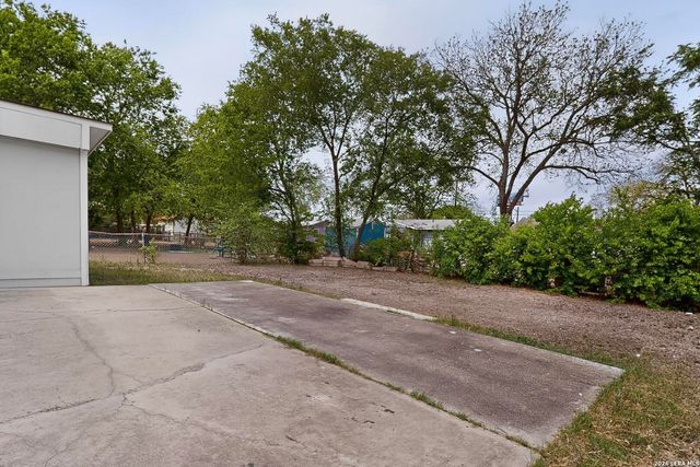 825 Fitch St, San Antonio, TX 78214