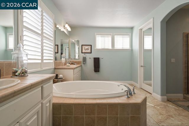 5627 Arcadia Cir, Discovery Bay, CA 94505