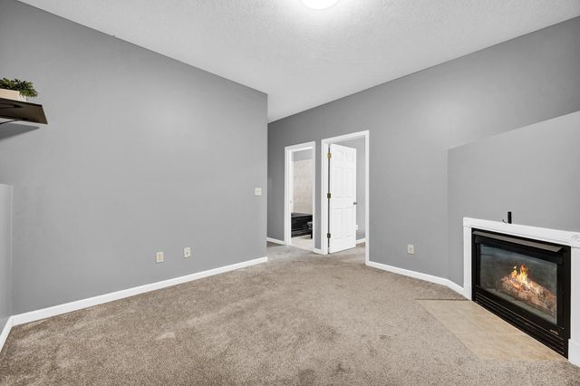 6 Fuller Court, Bloomington, IL 61705