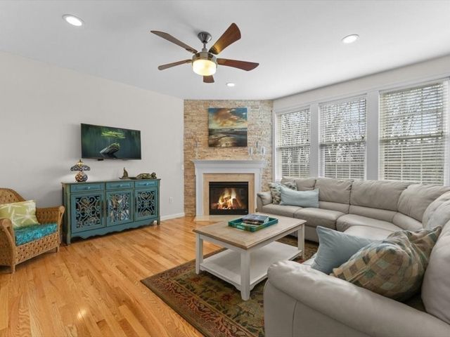 100 Buttercup Ln 100, Grafton, MA 01560