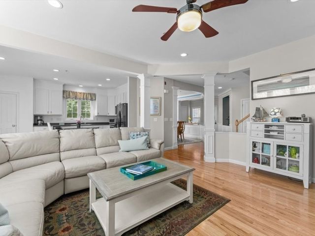 100 Buttercup Ln 100, Grafton, MA 01560