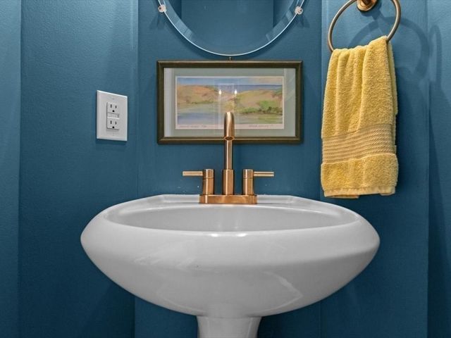 100 Buttercup Ln 100, Grafton, MA 01560