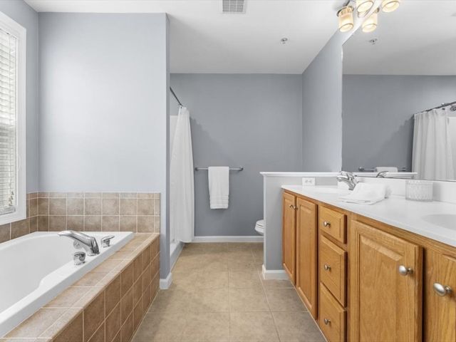 100 Buttercup Ln 100, Grafton, MA 01560