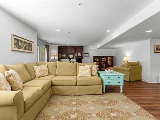 100 Buttercup Ln 100, Grafton, MA 01560