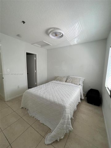 171 Riviera Circle 1, Weston, FL 33326