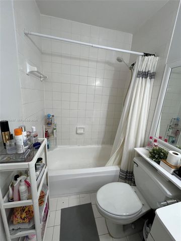 171 Riviera Circle 1, Weston, FL 33326