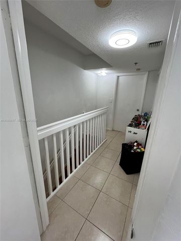 171 Riviera Circle 1, Weston, FL 33326