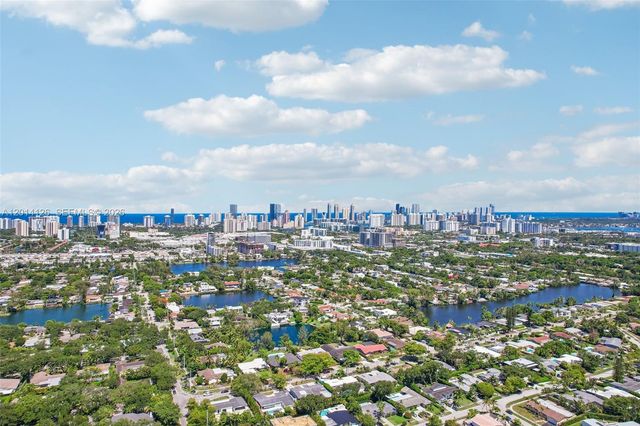 19805 NE 22nd Ave, Miami, FL 33180