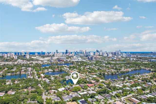 19805 NE 22nd Ave, Miami, FL 33180
