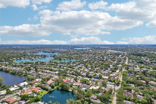 19805 NE 22nd Ave, Miami, FL 33180