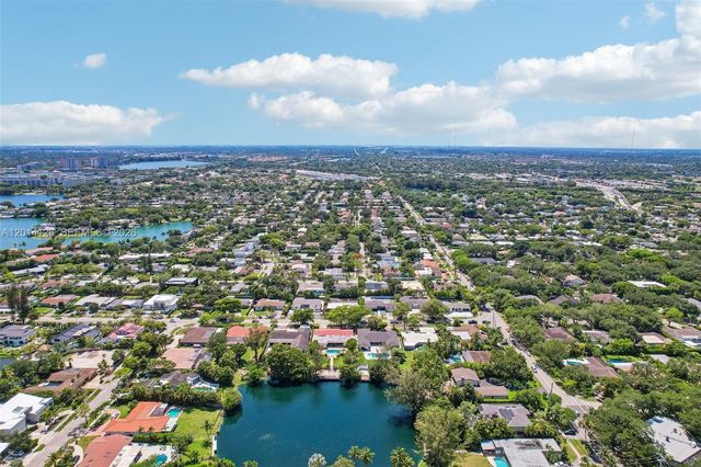 19805 NE 22nd Ave, Miami, FL 33180