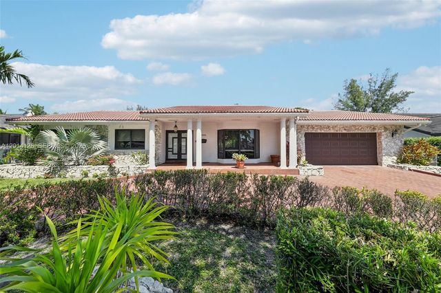 19805 NE 22nd Ave, Miami, FL 33180