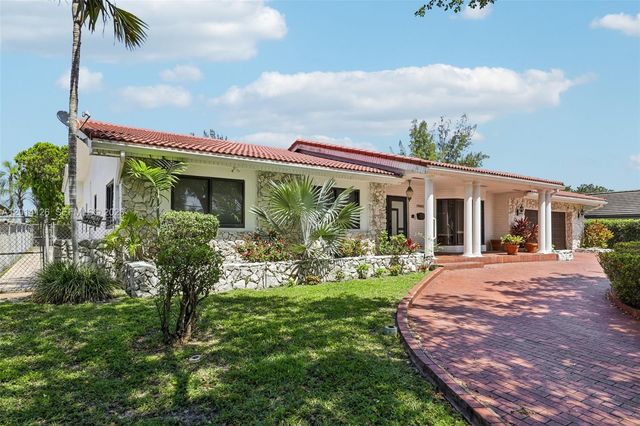 19805 NE 22nd Ave, Miami, FL 33180