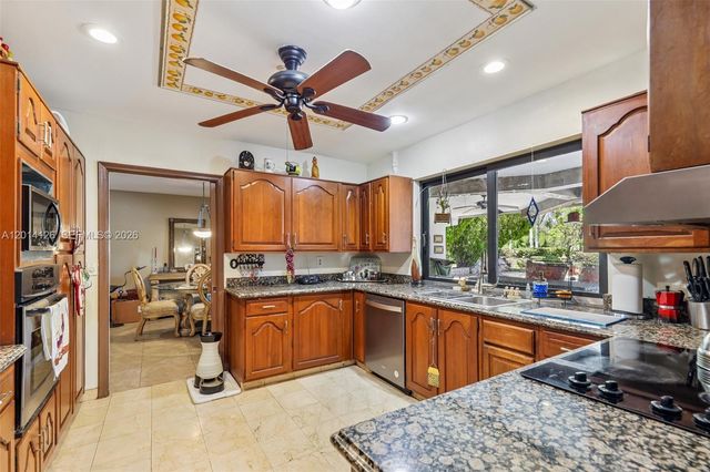 19805 NE 22nd Ave, Miami, FL 33180