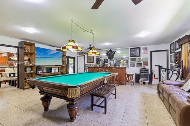 19805 NE 22nd Ave, Miami, FL 33180