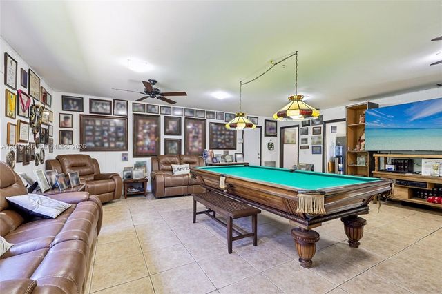 19805 NE 22nd Ave, Miami, FL 33180