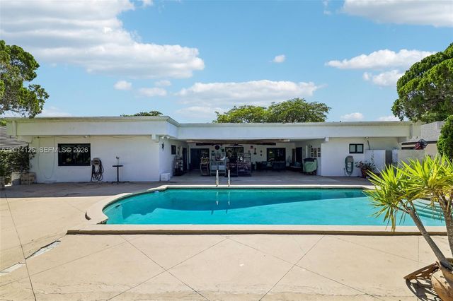 19805 NE 22nd Ave, Miami, FL 33180