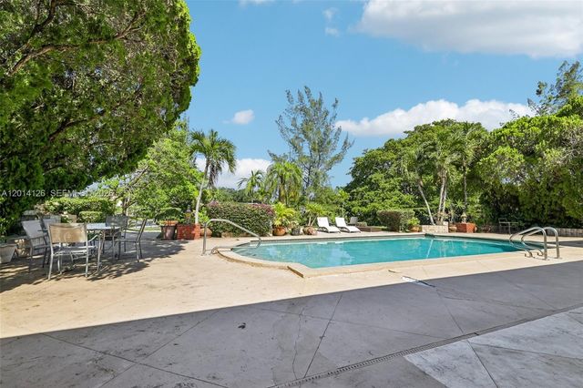 19805 NE 22nd Ave, Miami, FL 33180