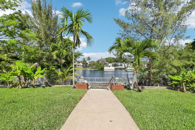19805 NE 22nd Ave, Miami, FL 33180