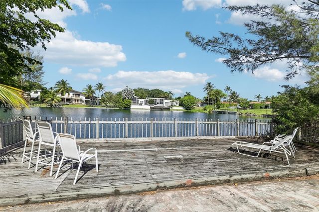 19805 NE 22nd Ave, Miami, FL 33180