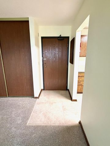 4350 Trenton Lane N 311, Plymouth, MN 55442