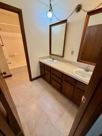 4350 Trenton Lane N 311, Plymouth, MN 55442