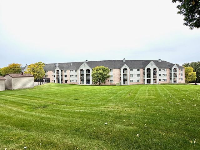 4350 Trenton Lane N 311, Plymouth, MN 55442