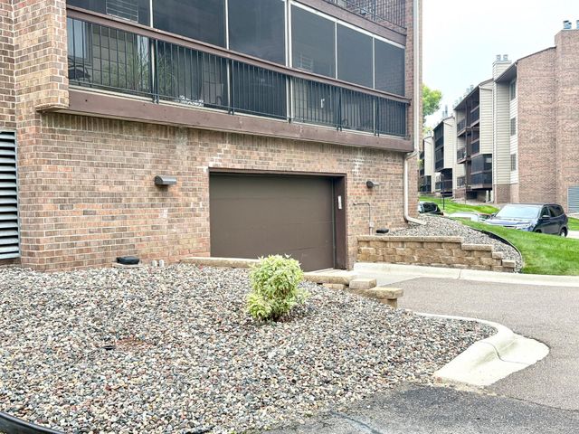 4350 Trenton Lane N 311, Plymouth, MN 55442
