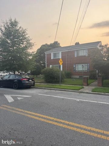 7402 W PARK DR, Hyattsville, MD 20783