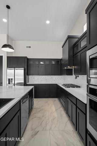 625 Bluegruff Street, Horizon City, TX 79928