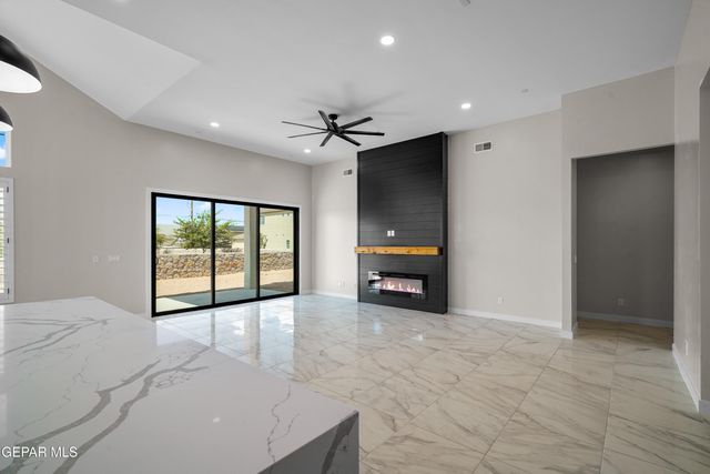 625 Bluegruff Street, Horizon City, TX 79928