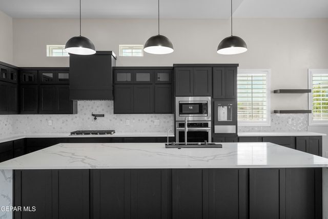 625 Bluegruff Street, Horizon City, TX 79928