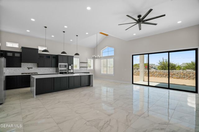 625 Bluegruff Street, Horizon City, TX 79928