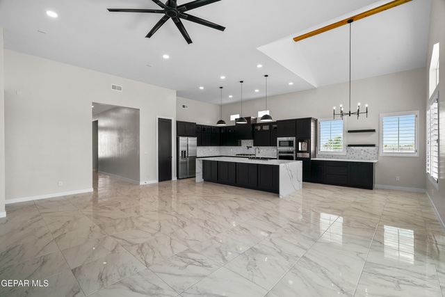 625 Bluegruff Street, Horizon City, TX 79928