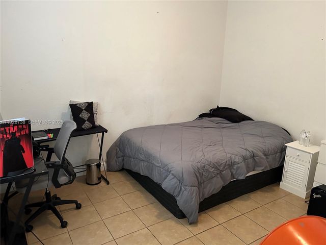 1424 SW 147th Ave, Pembroke Pines, FL 33027