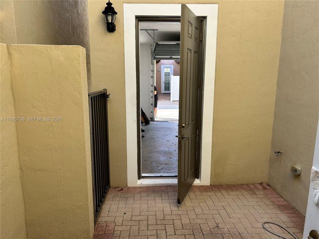 1424 SW 147th Ave, Pembroke Pines, FL 33027