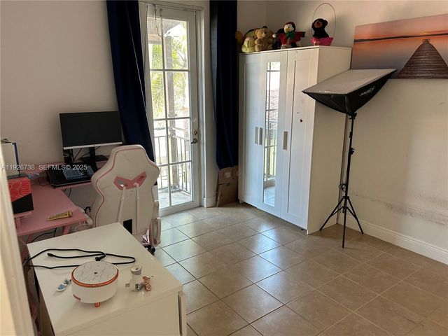 1424 SW 147th Ave, Pembroke Pines, FL 33027