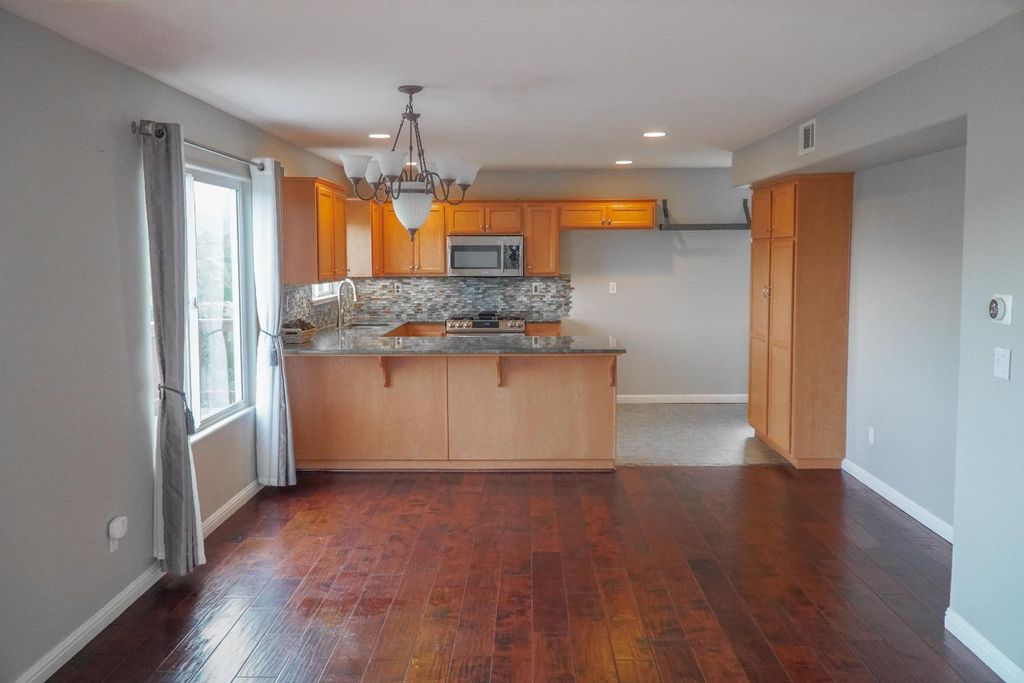 Image 8 of property listing at 8664 Paseo De Vaca, Atascadero, CA 93422