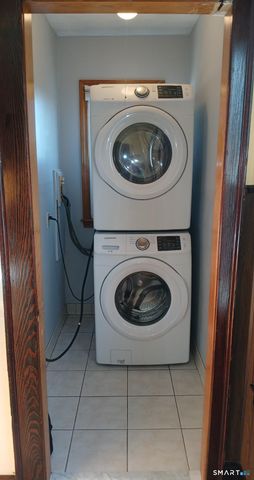 652 High Street, Middletown, CT 06457