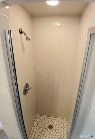 652 High Street, Middletown, CT 06457