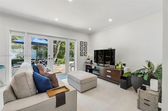 301 Hampton Lane, Key Biscayne, FL 33149